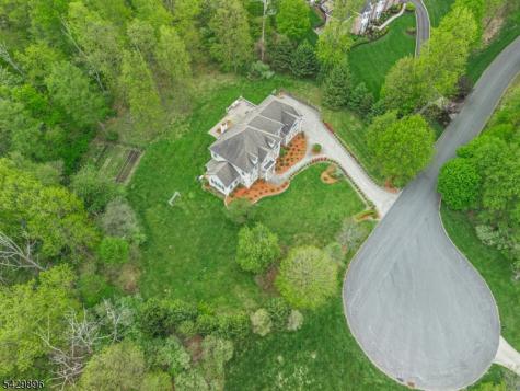 8 Peach Tree Lane Chester NJ 07930