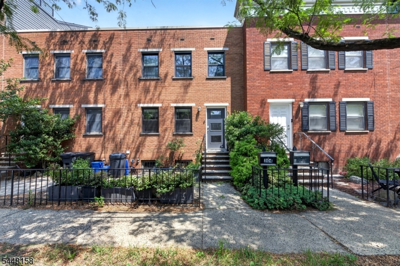 304 9TH Street Jersey City NJ 07302