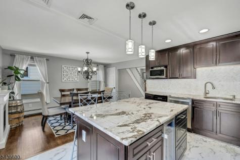 633 Lake Avenue Lyndhurst NJ 07071