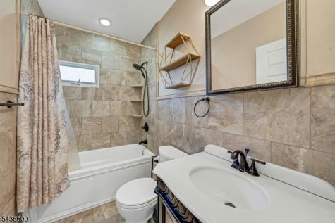633 Lake Avenue Lyndhurst NJ 07071