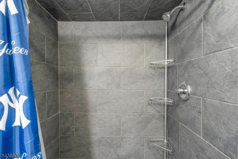633 Lake Avenue Lyndhurst NJ 07071