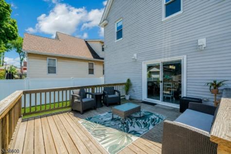 633 Lake Avenue Lyndhurst NJ 07071