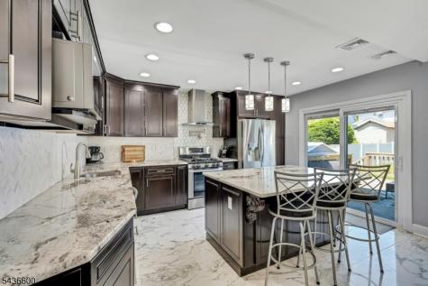 633 Lake Avenue Lyndhurst NJ 07071