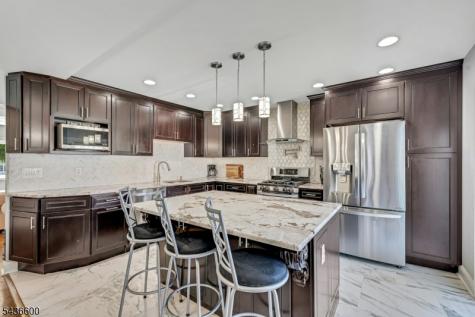 633 Lake Avenue Lyndhurst NJ 07071