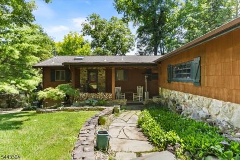 904 E End Road Stillwater NJ 07860
