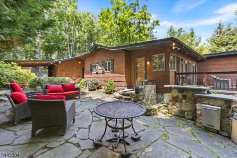 904 E End Road Stillwater NJ 07860
