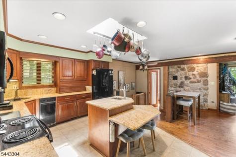 904 E End Road Stillwater NJ 07860