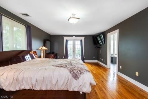 207 Eileen Drive Cedar Grove NJ 07009