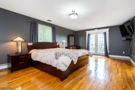 207 Eileen Drive Cedar Grove NJ 07009