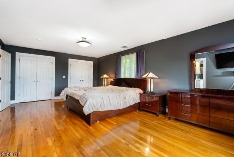 207 Eileen Drive Cedar Grove NJ 07009