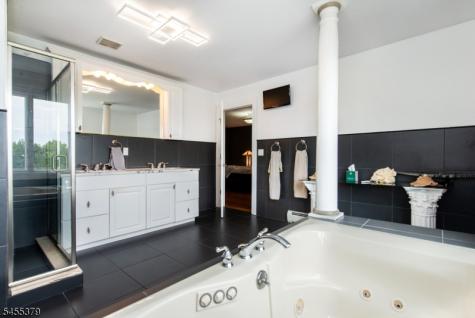 207 Eileen Drive Cedar Grove NJ 07009