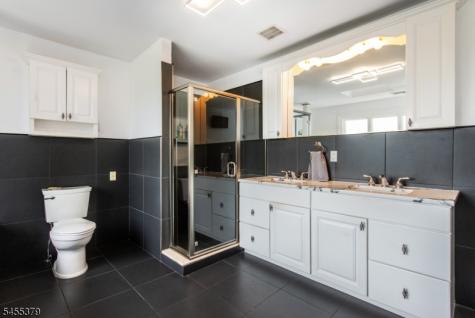 207 Eileen Drive Cedar Grove NJ 07009