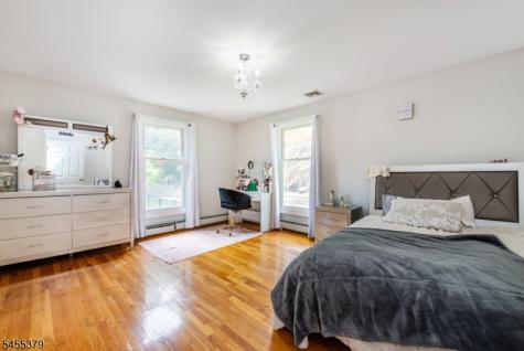 207 Eileen Drive Cedar Grove NJ 07009