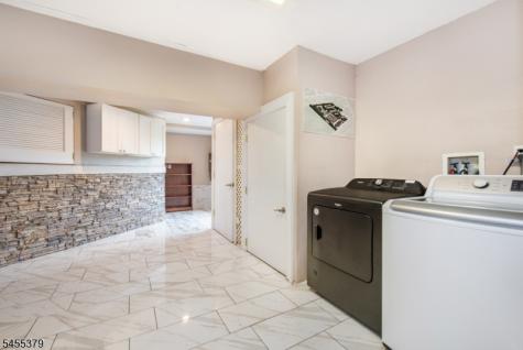 207 Eileen Drive Cedar Grove NJ 07009