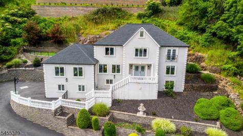 207 Eileen Drive Cedar Grove NJ 07009