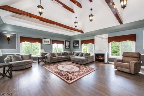 207 Eileen Drive Cedar Grove NJ 07009