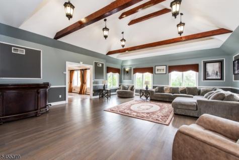207 Eileen Drive Cedar Grove NJ 07009