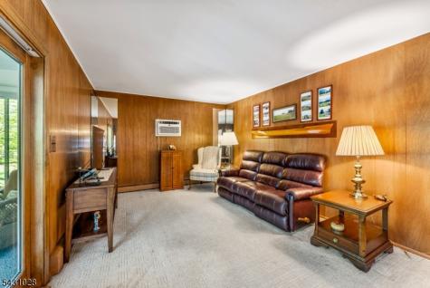 20 E Circuit Drive Roxbury NJ 07876