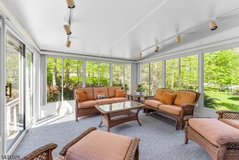 20 E Circuit Drive Roxbury NJ 07876
