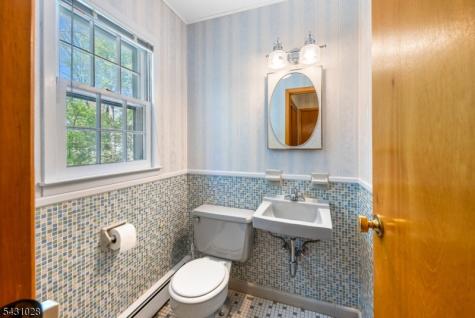 20 E Circuit Drive Roxbury NJ 07876