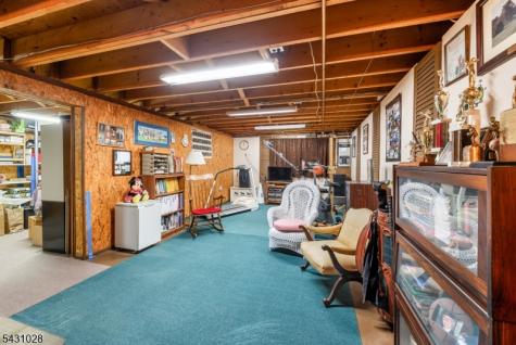 20 E Circuit Drive Roxbury NJ 07876