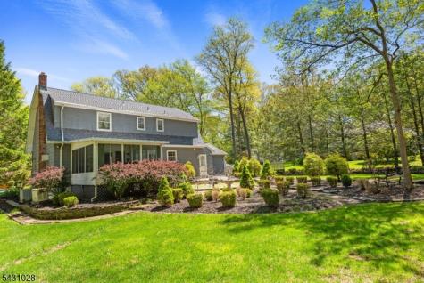 20 E Circuit Drive Roxbury NJ 07876