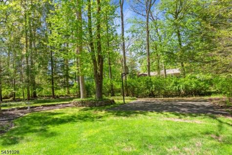 20 E Circuit Drive Roxbury NJ 07876