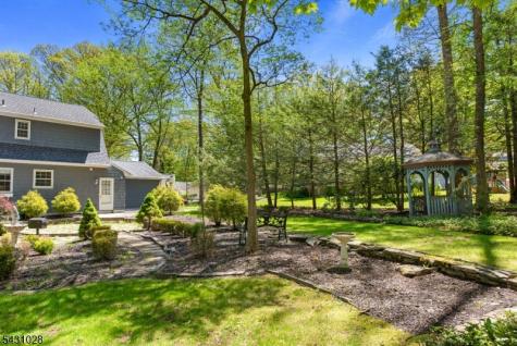 20 E Circuit Drive Roxbury NJ 07876