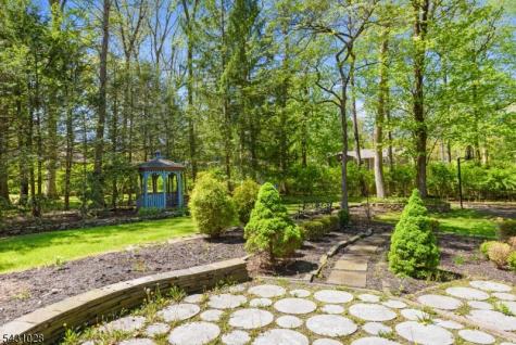 20 E Circuit Drive Roxbury NJ 07876