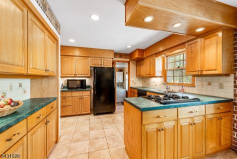20 E Circuit Drive Roxbury NJ 07876