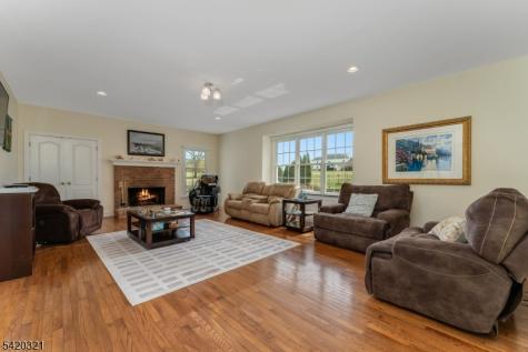 11 Baker Way Hopewell NJ 08534
