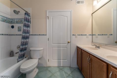11 Baker Way Hopewell NJ 08534