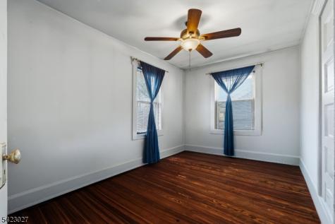 443 Wheatsheaf Road Roselle NJ 07203