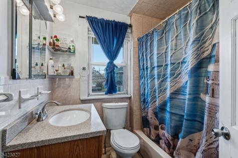 443 Wheatsheaf Road Roselle NJ 07203