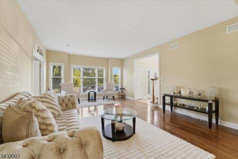 3 Cole Court Raritan NJ 08822