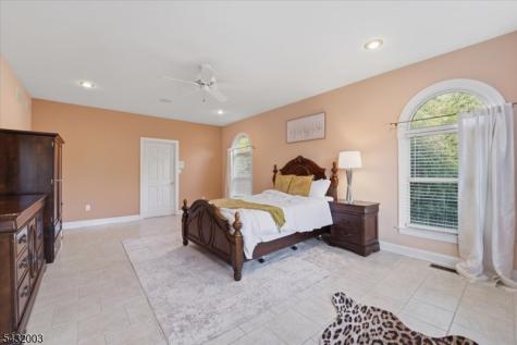 3 Cole Court Raritan NJ 08822