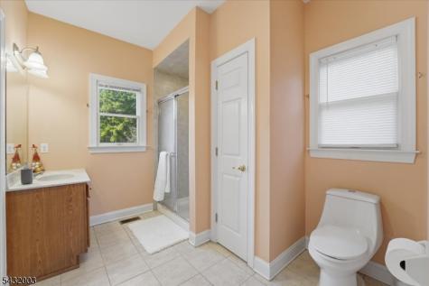 3 Cole Court Raritan NJ 08822