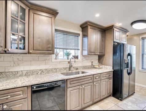 33 W Park Avenue Woodbridge NJ 07001