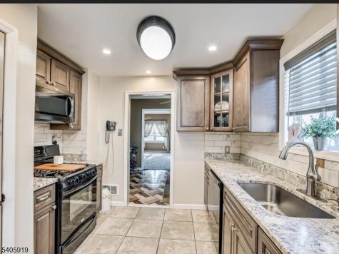 33 W Park Avenue Woodbridge NJ 07001