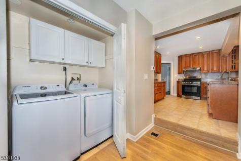 35 Taggart Way Saddle Brook NJ 07663