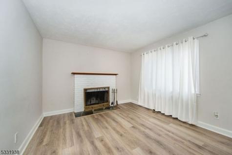 35 Taggart Way Saddle Brook NJ 07663