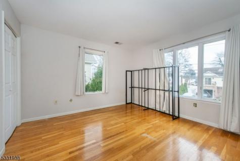 35 Taggart Way Saddle Brook NJ 07663