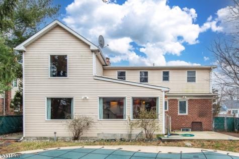 35 Taggart Way Saddle Brook NJ 07663