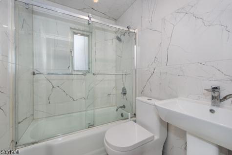 35 Taggart Way Saddle Brook NJ 07663