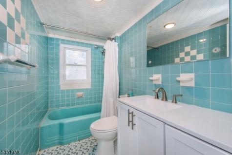 35 Taggart Way Saddle Brook NJ 07663