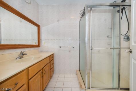 35 Taggart Way Saddle Brook NJ 07663