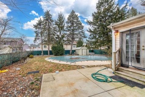 35 Taggart Way Saddle Brook NJ 07663