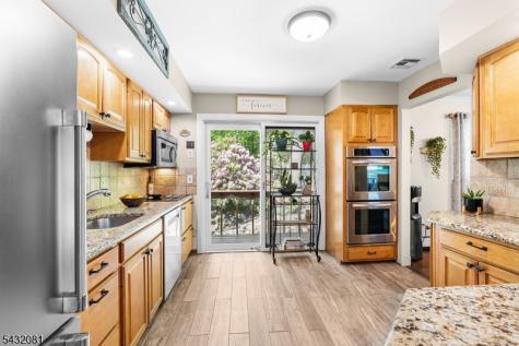 21 Skyline Drive Hopatcong NJ 07821