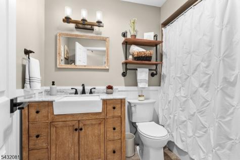 21 Skyline Drive Hopatcong NJ 07821