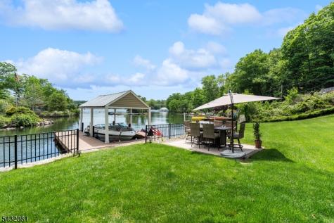 21 Skyline Drive Hopatcong NJ 07821